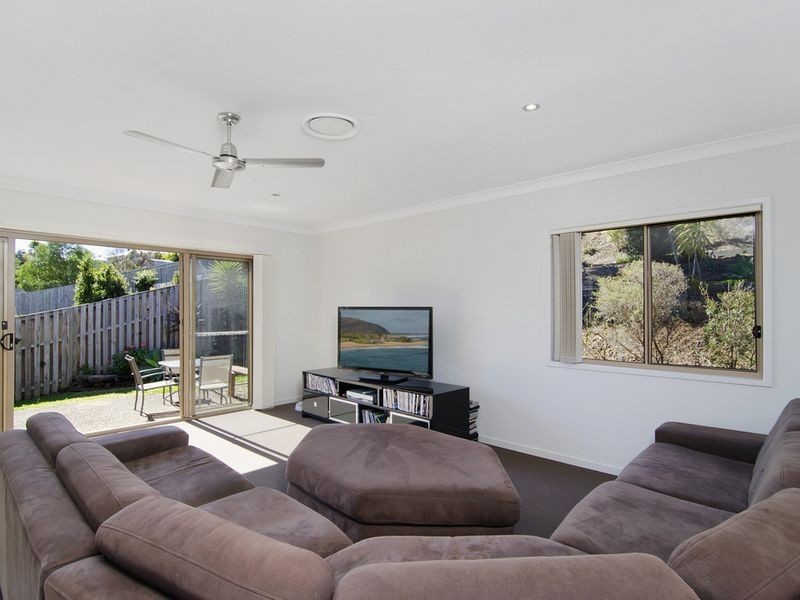 33 Yamba Street, Pacific Pines QLD 4211