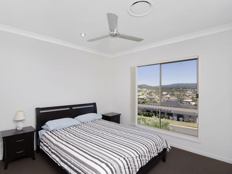 33 Yamba Street, Pacific Pines QLD 4211