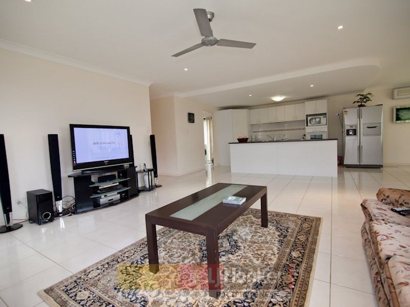 10A Manra Way, Pacific Pines QLD 4211