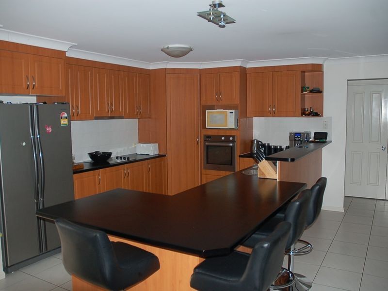 6 Maloney Crescent, Maudsland QLD 4210
