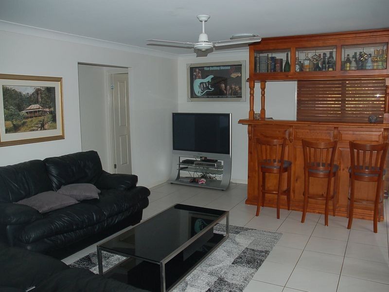 6 Maloney Crescent, Maudsland QLD 4210