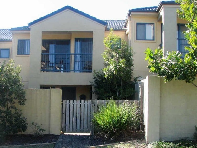 5/205 Universal Street, Oxenford QLD 4210