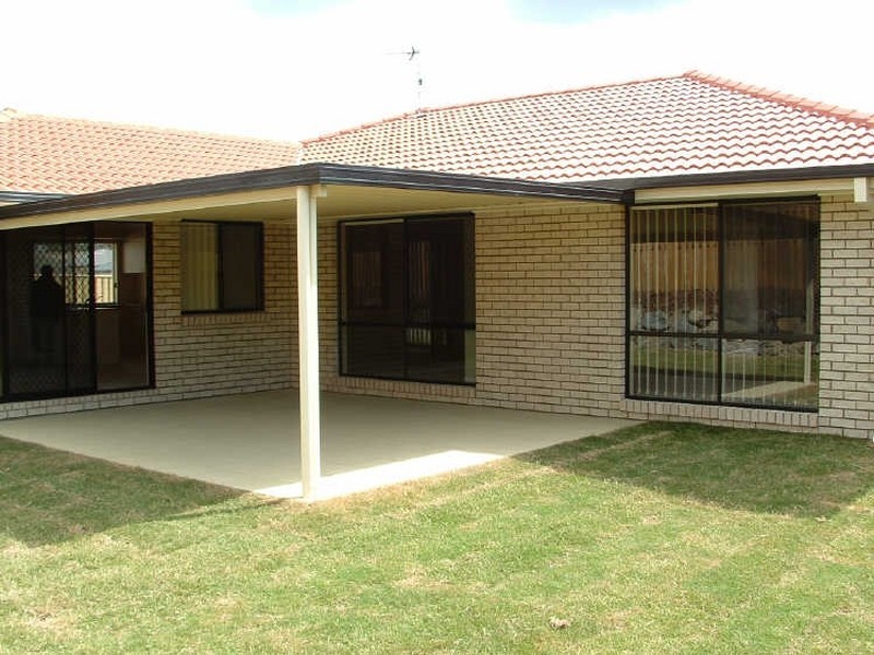 8 Sylvia Close, Pacific Pines QLD 4211