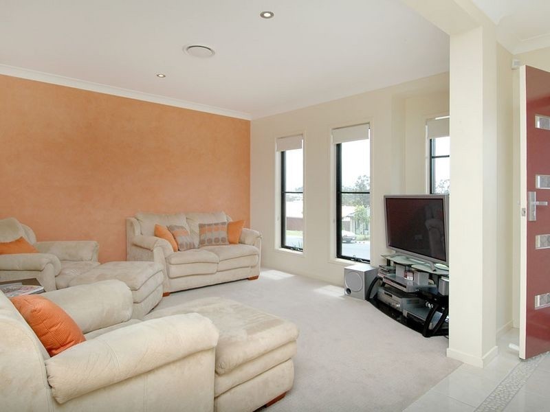 42 Codrington Circuit, Pacific Pines QLD 4211