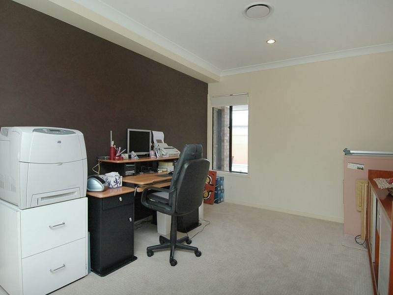 42 Codrington Circuit, Pacific Pines QLD 4211