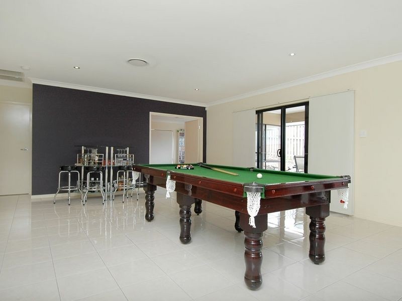 42 Codrington Circuit, Pacific Pines QLD 4211