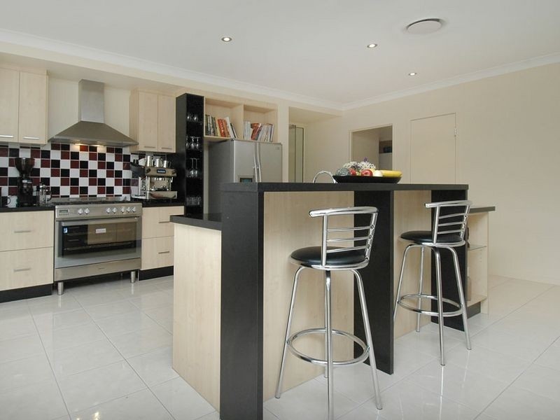 42 Codrington Circuit, Pacific Pines QLD 4211