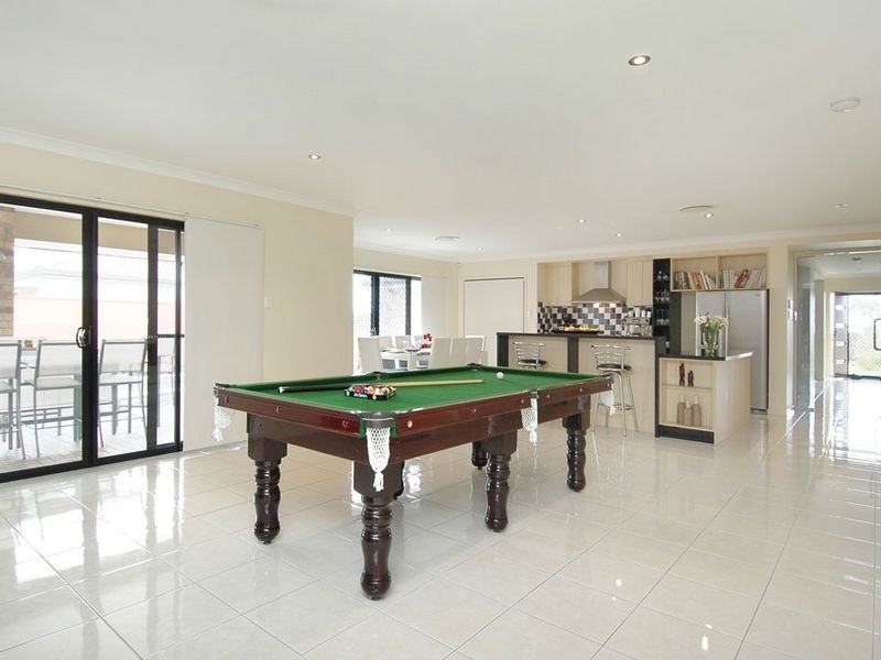 42 Codrington Circuit, Pacific Pines QLD 4211