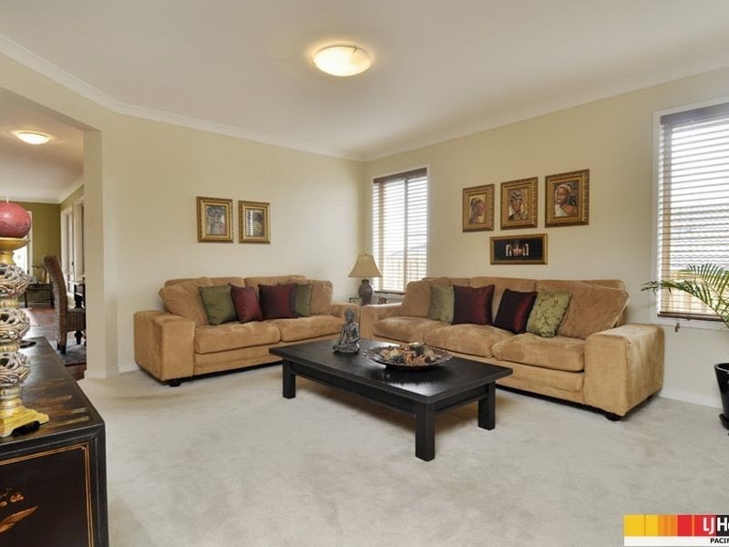 9 Minyon Court, Pacific Pines QLD 4211