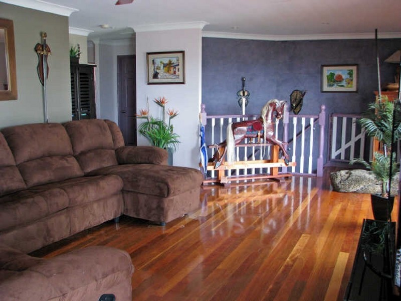 9 Pago Terrace, Pacific Pines QLD 4211