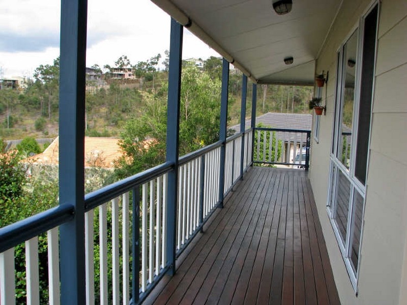 9 Pago Terrace, Pacific Pines QLD 4211