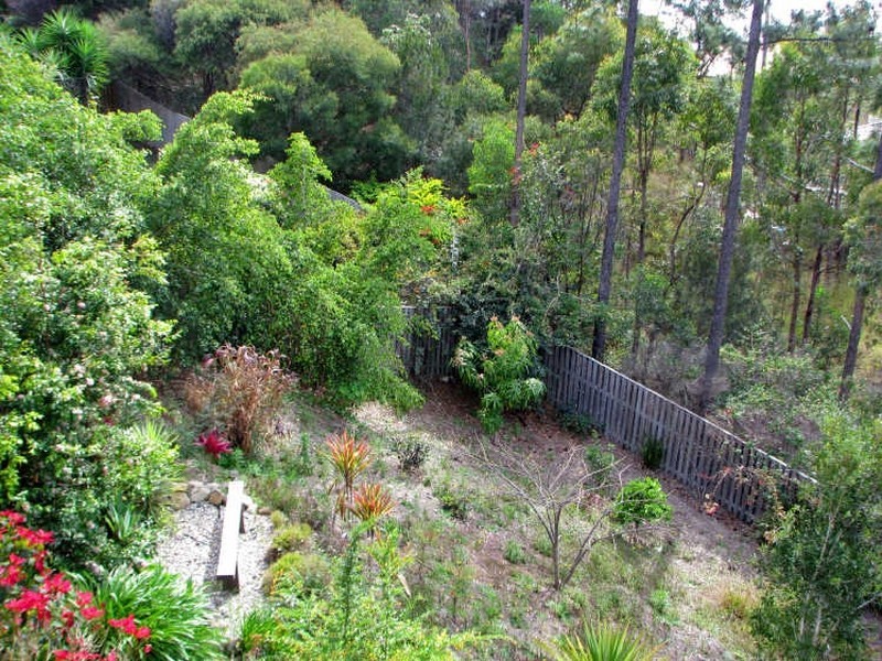 9 Pago Terrace, Pacific Pines QLD 4211