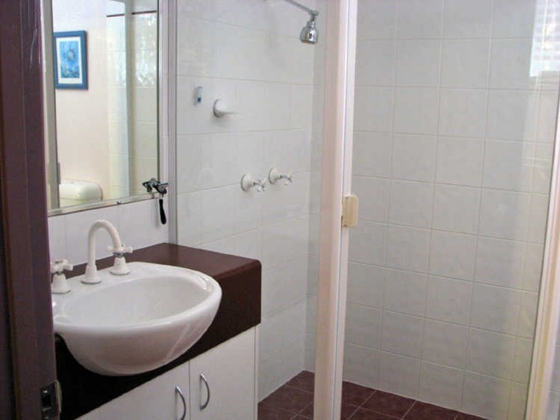 9 Pago Terrace, Pacific Pines QLD 4211