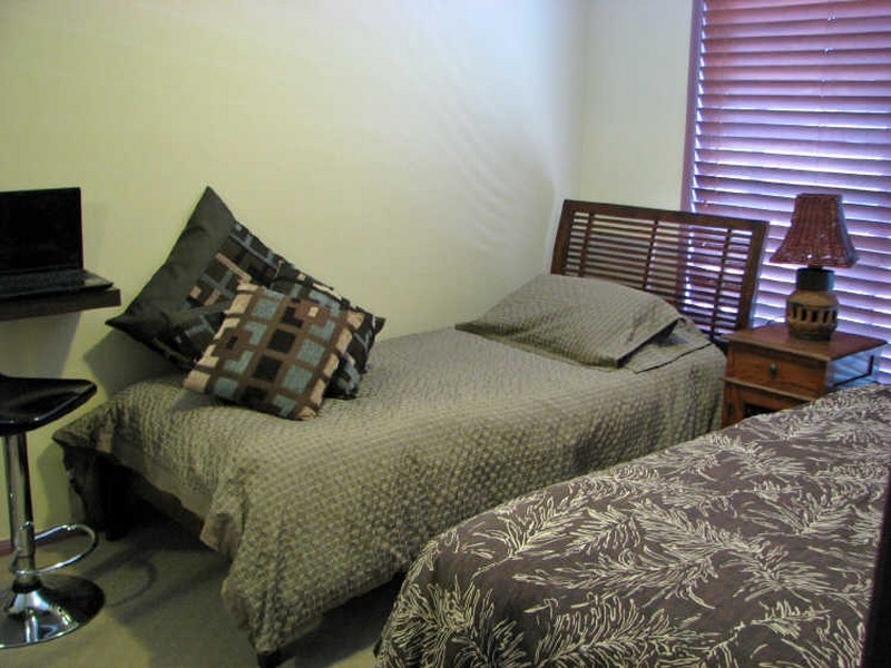 9 Pago Terrace, Pacific Pines QLD 4211