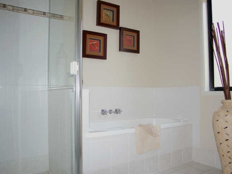 23 Carmarthen Circuit, Pacific Pines QLD 4211