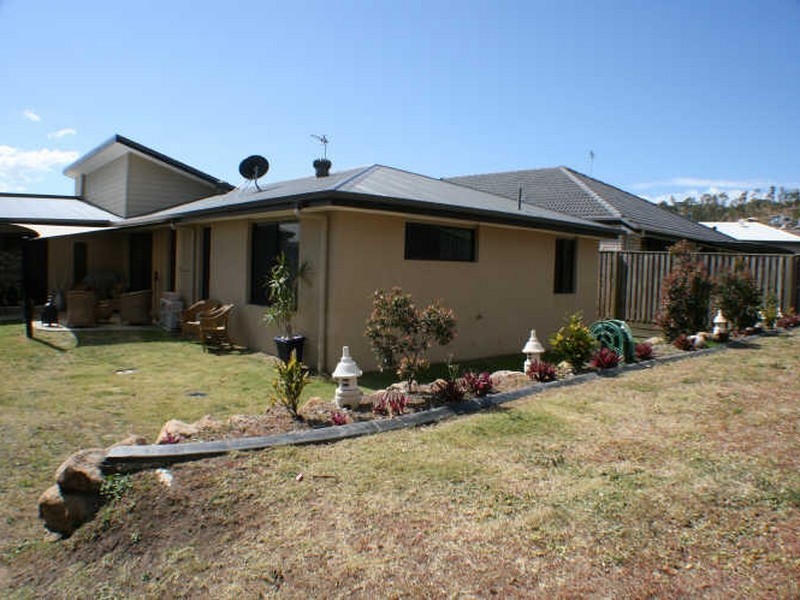 23 Carmarthen Circuit, Pacific Pines QLD 4211