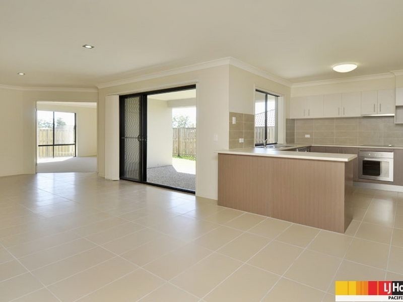 9 Starkey Street, Pacific Pines QLD 4211