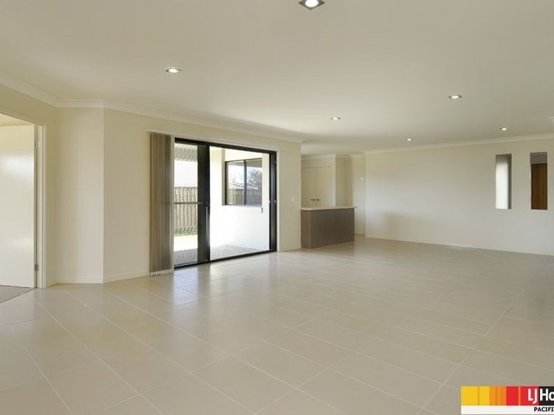 9 Starkey Street, Pacific Pines QLD 4211