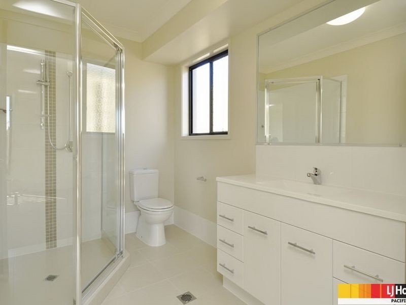 9 Starkey Street, Pacific Pines QLD 4211