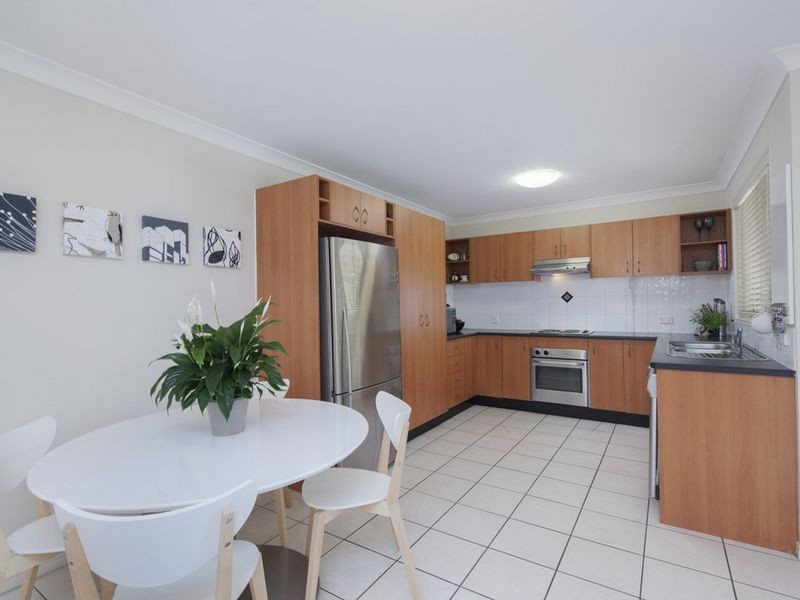 7 Stromlo Court, Pacific Pines QLD 4211