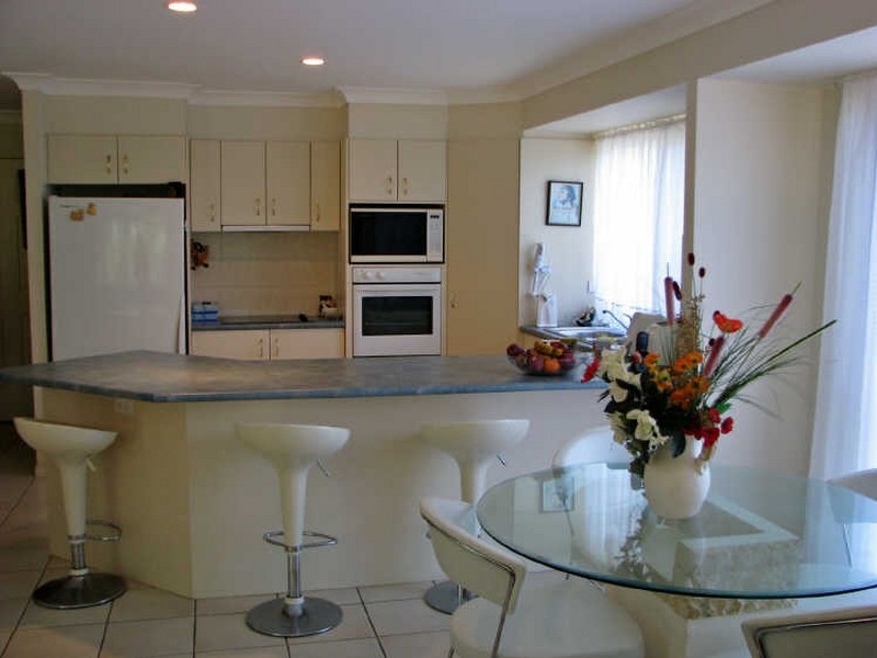 38 Manra Way, Pacific Pines QLD 4211