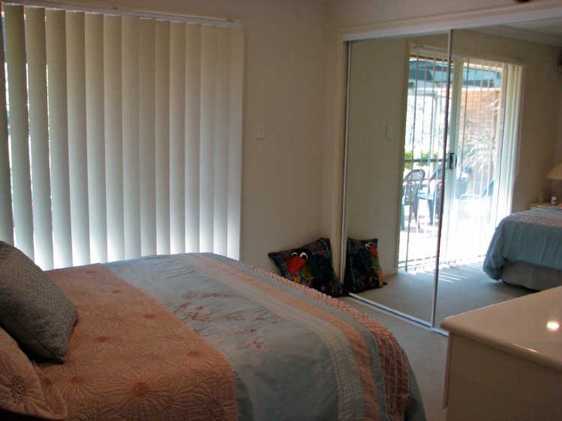 38 Manra Way, Pacific Pines QLD 4211