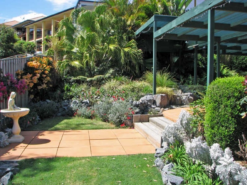 38 Manra Way, Pacific Pines QLD 4211