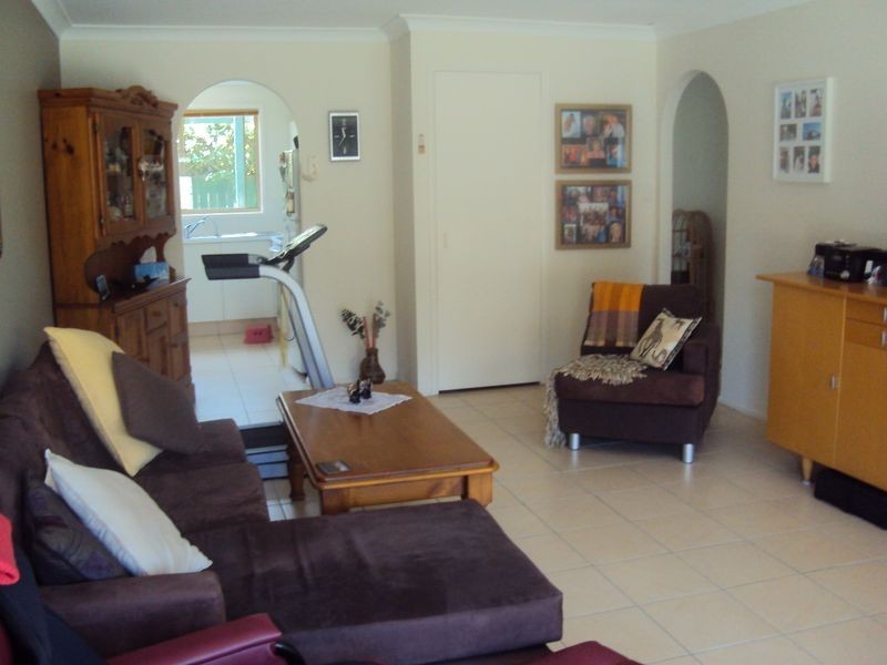 1/6 Avi Court, Labrador QLD 4215