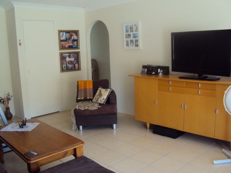 1/6 Avi Court, Labrador QLD 4215