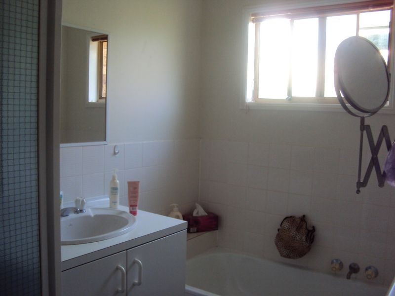 1/6 Avi Court, Labrador QLD 4215