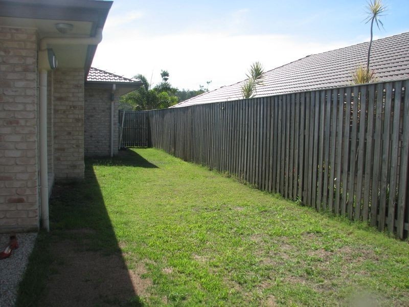 10 Kadie Place, Pacific Pines QLD 4211