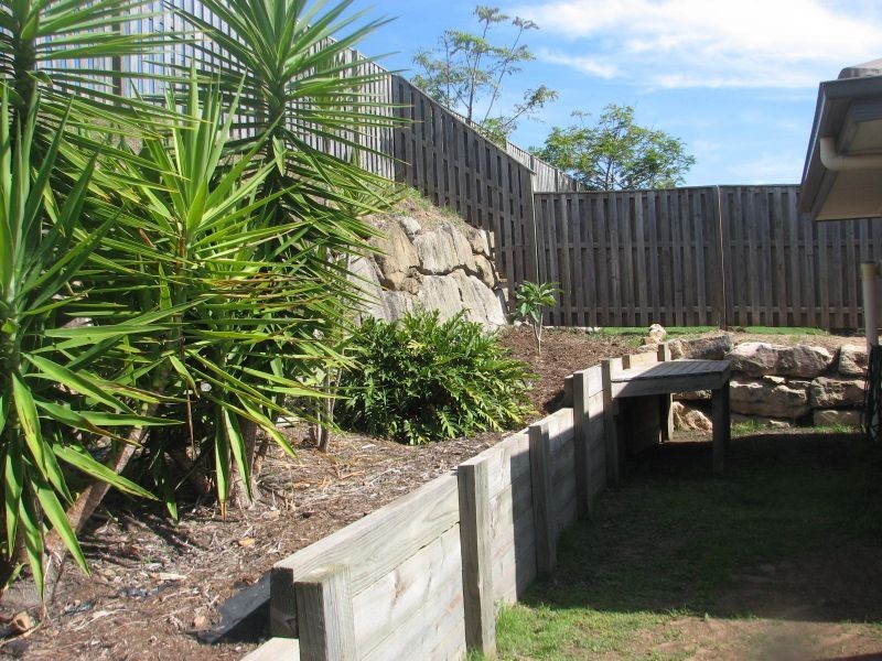 10 Kadie Place, Pacific Pines QLD 4211