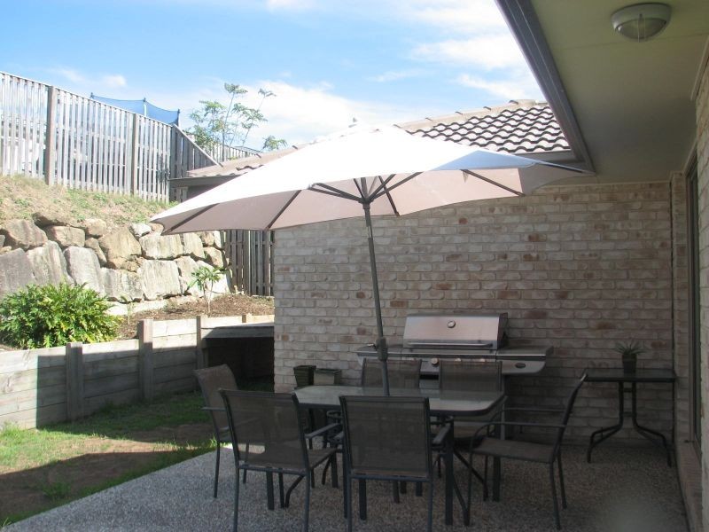 10 Kadie Place, Pacific Pines QLD 4211