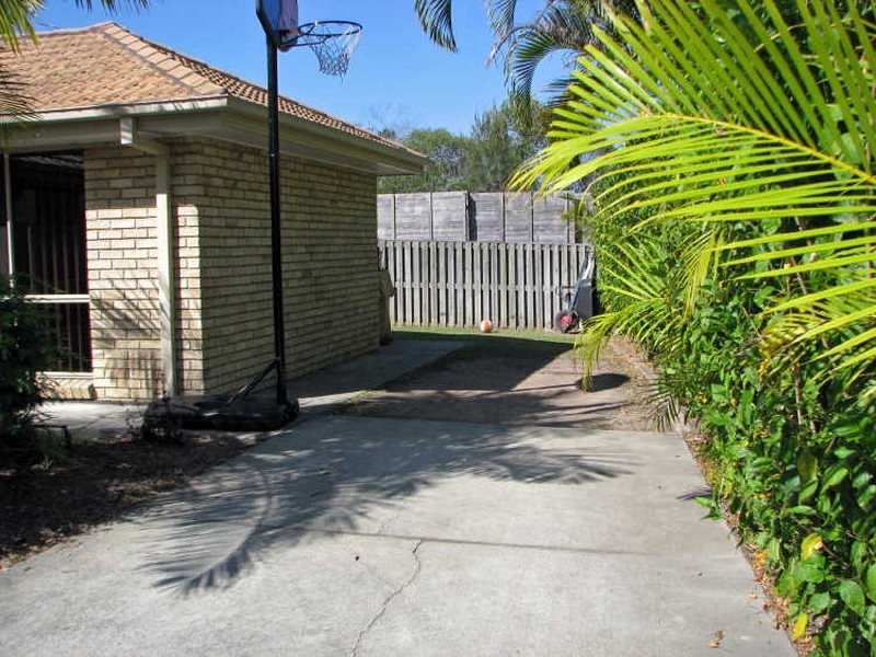 14 Kingman Court, Pacific Pines QLD 4211