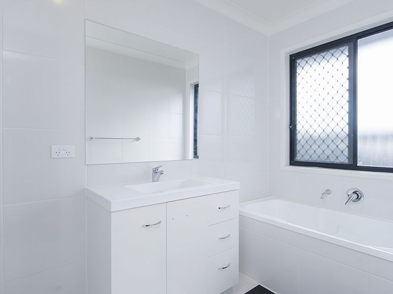 17/13 Rise Circuit, Pacific Pines QLD 4211