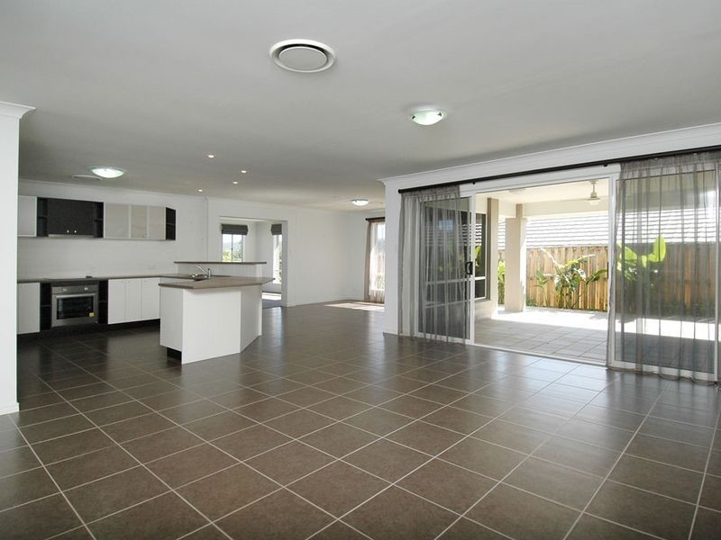 1 Freeling Place, Oxenford QLD 4210