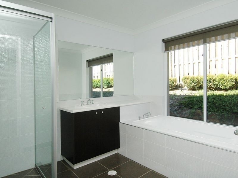 1 Freeling Place, Oxenford QLD 4210