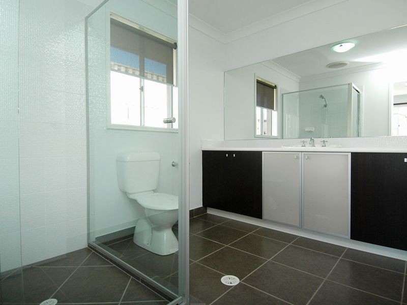 1 Freeling Place, Oxenford QLD 4210