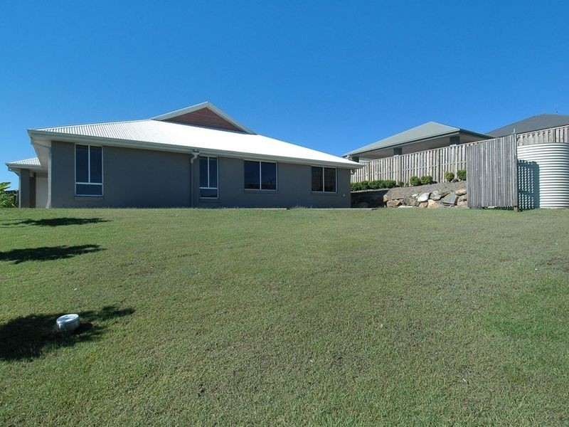 1 Freeling Place, Oxenford QLD 4210