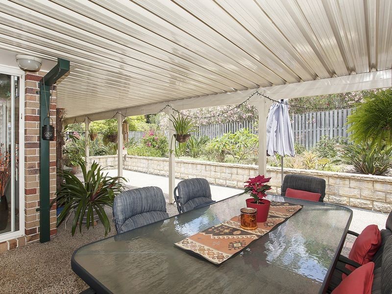 6 Papara Street, Pacific Pines QLD 4211