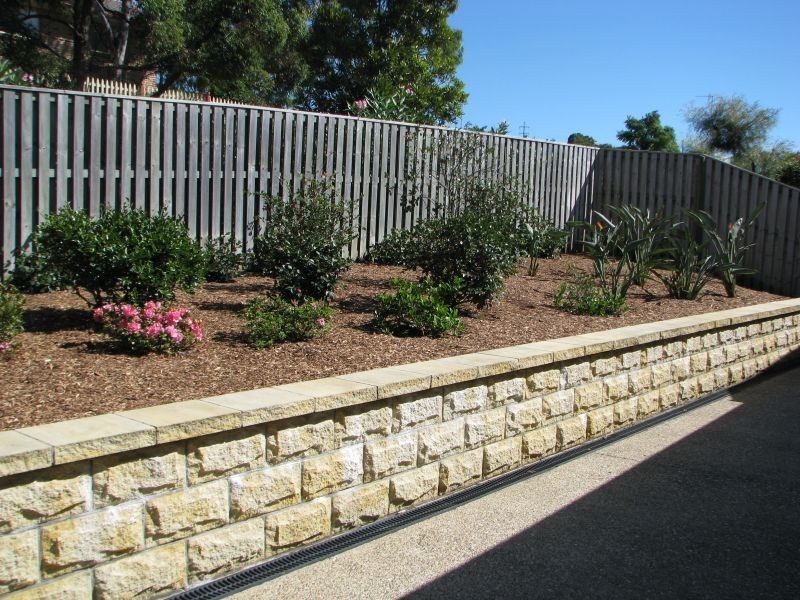 6 Papara Street, Pacific Pines QLD 4211