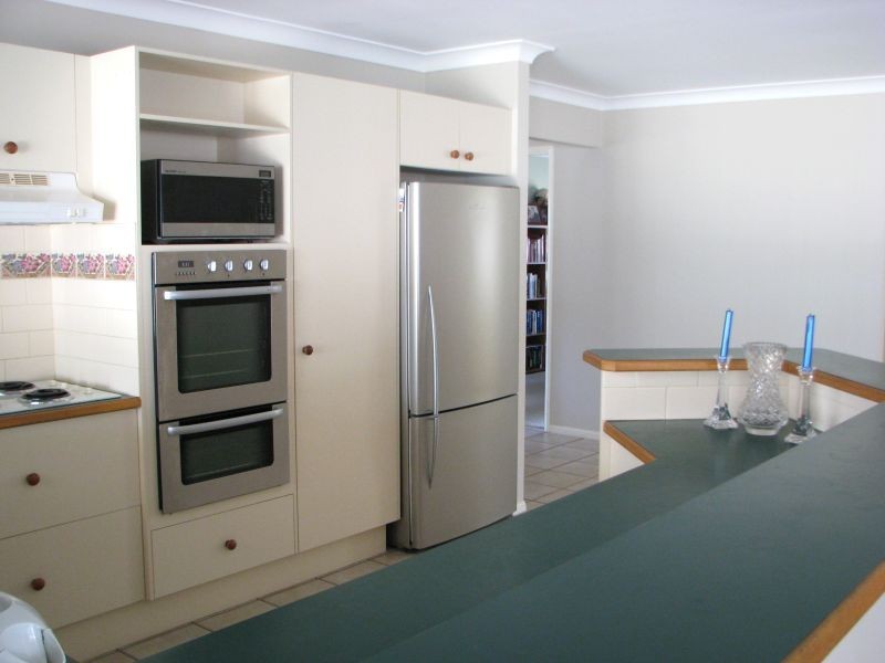 6 Papara Street, Pacific Pines QLD 4211