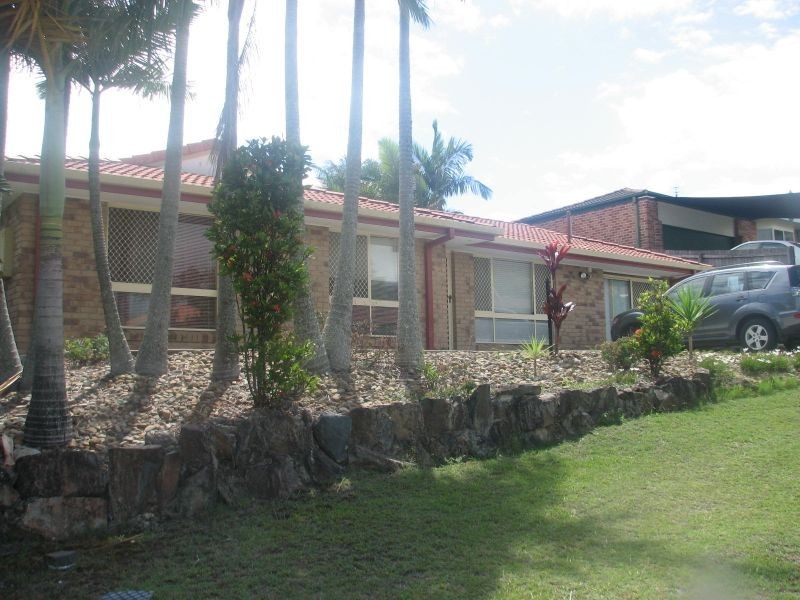 17 Pinehill Drive, Oxenford QLD 4210