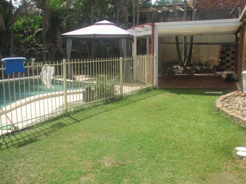 17 Pinehill Drive, Oxenford QLD 4210