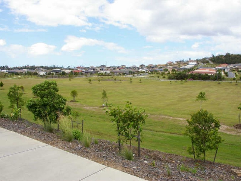 30 Carmarthen Circuit, Pacific Pines QLD 4211