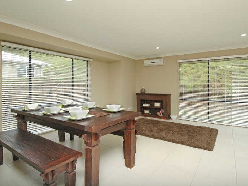 27 Bimberi Row, Pacific Pines QLD 4211