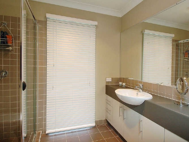 27 Bimberi Row, Pacific Pines QLD 4211