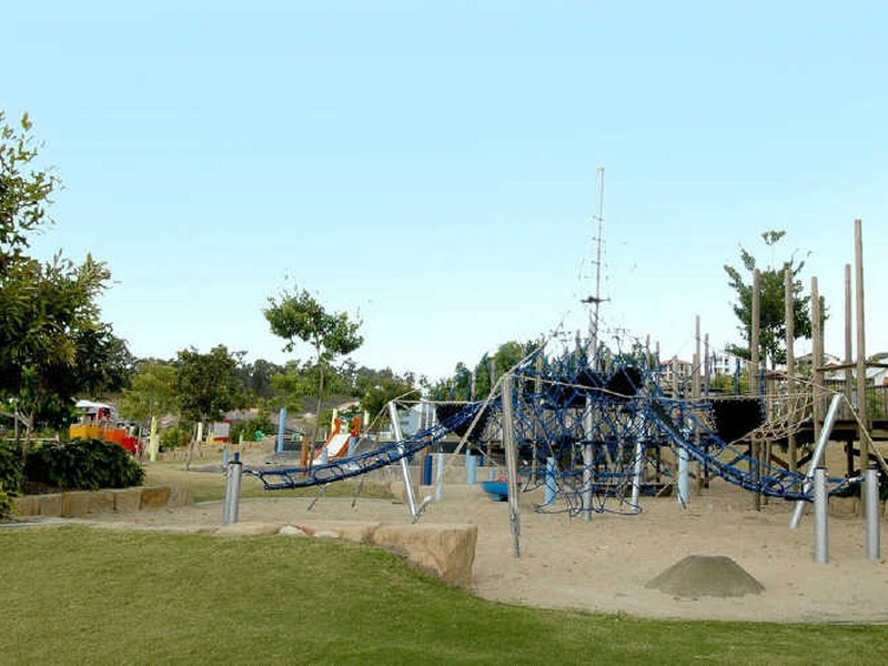 27 Bimberi Row, Pacific Pines QLD 4211