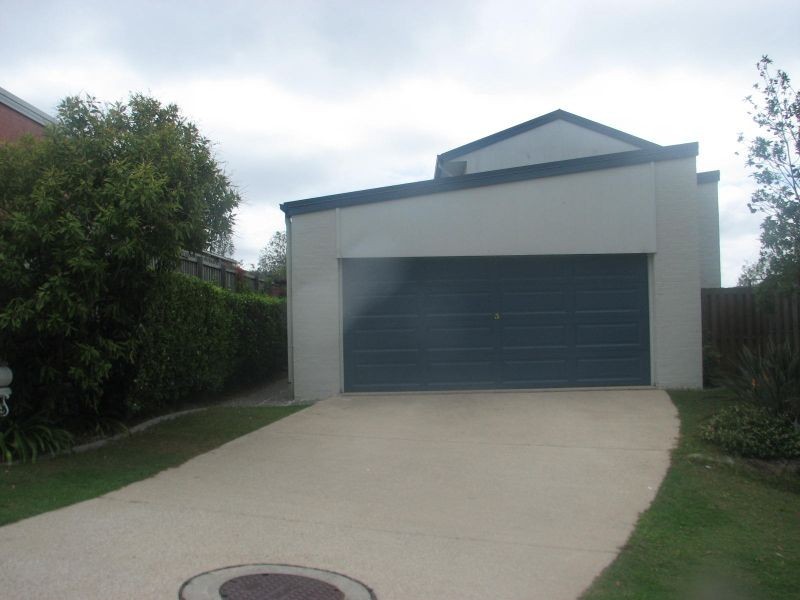 3 Norfolk Drive, Pacific Pines QLD 4211