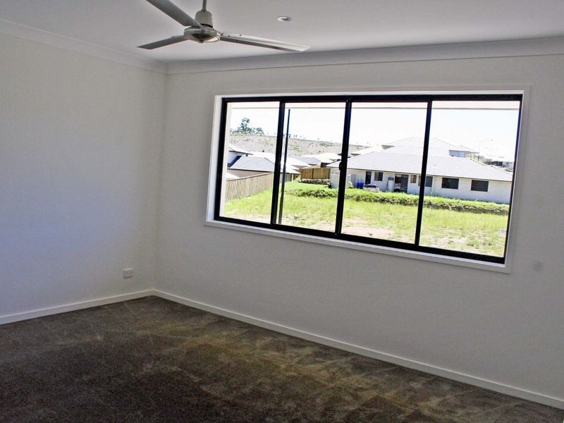 1/15 Barradeen Circuit, Pacific Pines QLD 4211